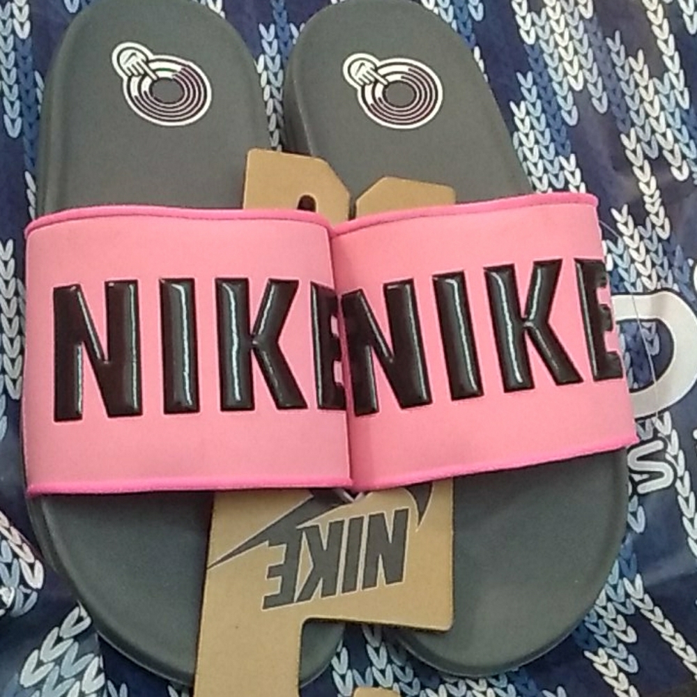 Nike slides